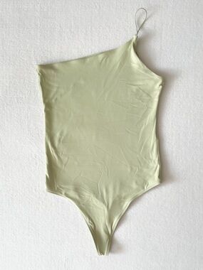 Babaton One-Shoulder Contour Bodysuit (Pistachio)